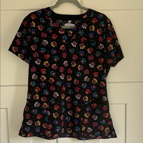 {White Cross} scrub top - Picture 3 of 7